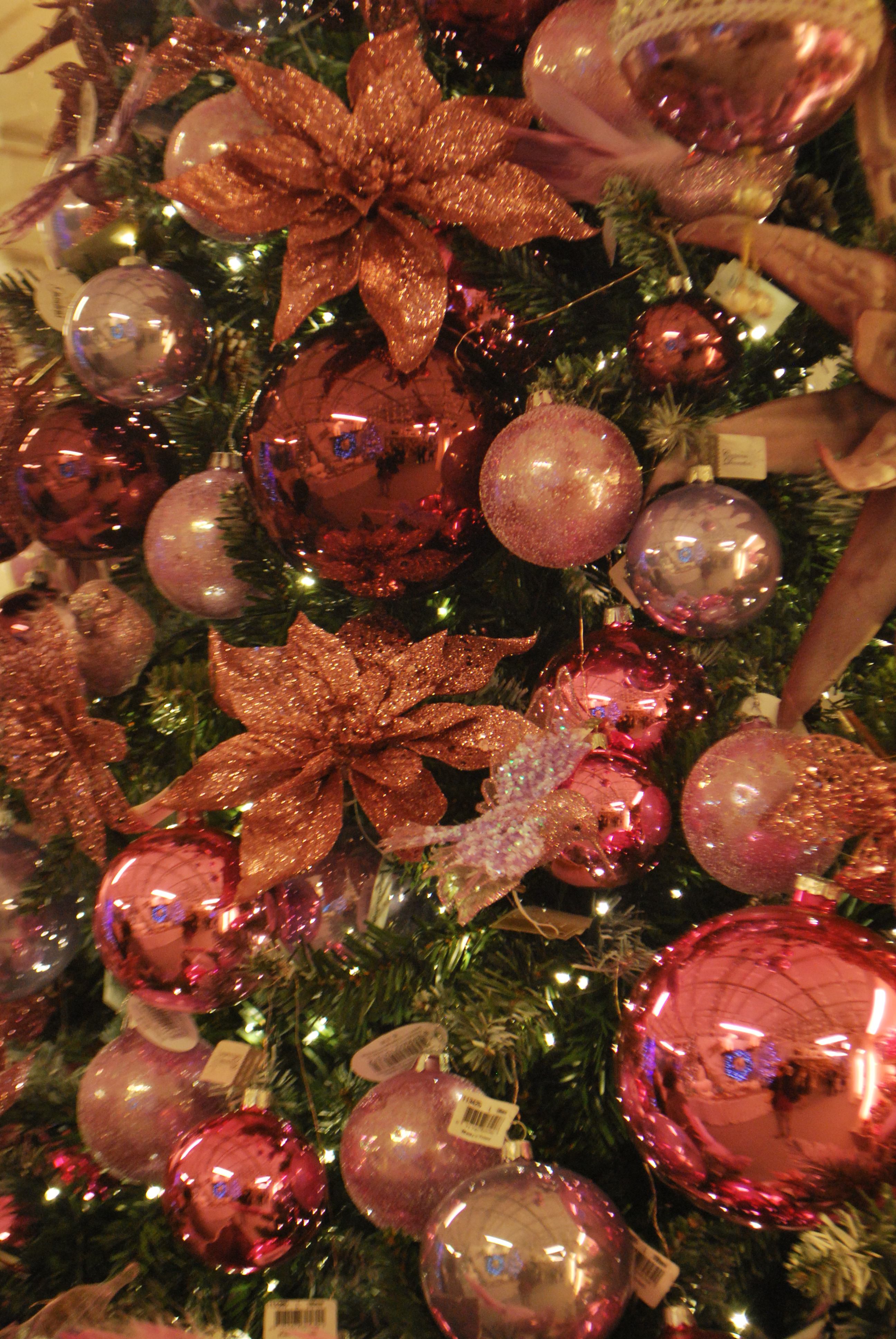 Albero Di Natale Bianco E Oro Rosa.Villaggio Di Natale Agribrianza Villaggio Mamma